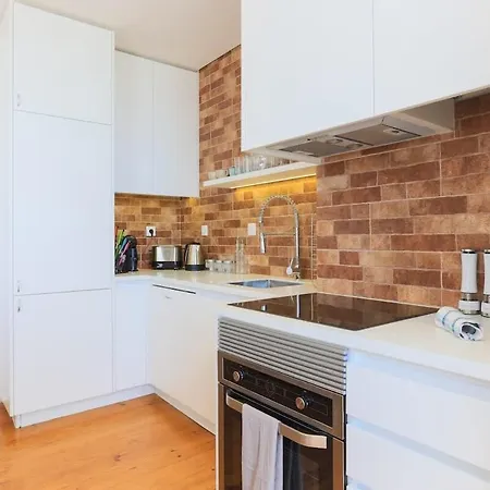 Airy Lapa 2 Bedroom River And Bridge Views Ac Apartmán *