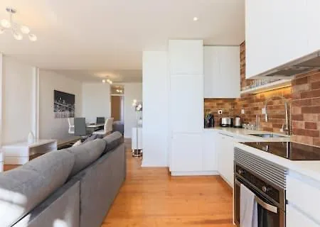 Airy Lapa 2 Bedroom River And Bridge Views Ac Apartment Lissabon