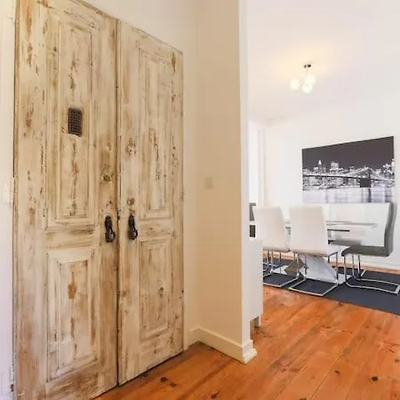 Airy Lapa 2 Bedroom River And Bridge Views Ac