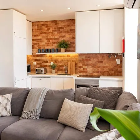 Airy Lapa 2 Bedroom River And Bridge Views Ac